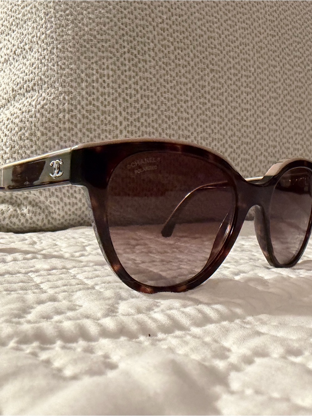 CHANEL Tortoiseshell Round Sunglasses - Brown Gradient